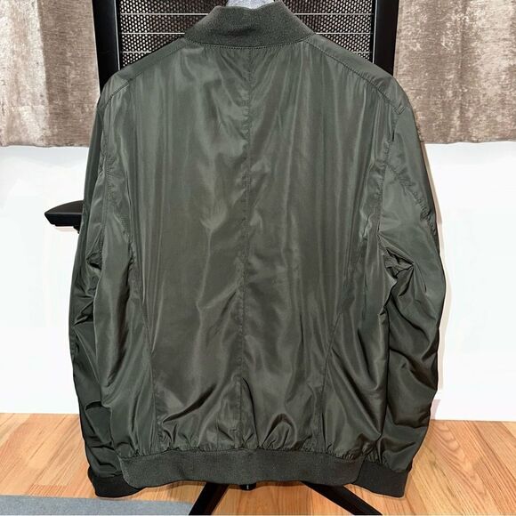 EUC Zara Men’s Basic Olive green bomber jacket. Size XL (fits like L) - Picture 3 of 8